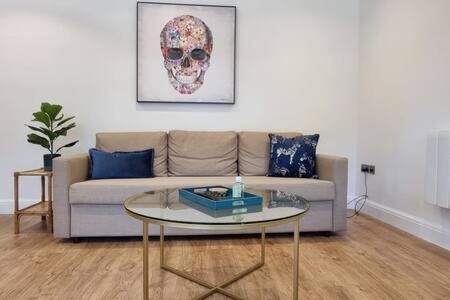 Beautiful Apartment Overlooking A Garden London Eksteriør billede