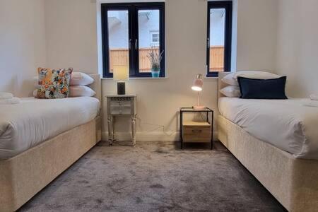 Beautiful Apartment Overlooking A Garden London Eksteriør billede