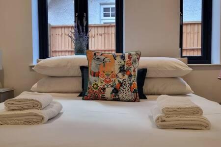 Beautiful Apartment Overlooking A Garden London Eksteriør billede