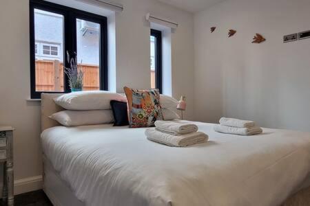 Beautiful Apartment Overlooking A Garden London Eksteriør billede